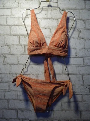 $196 Robin Piccone Coral Orange Cream Isla Side Tie Bikini Set Medium NEW R643 - Image 1 of 4