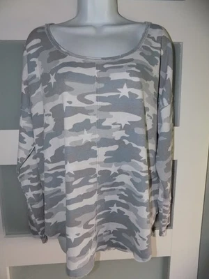 Lucky Brand 灰色/白色迷彩带星星 LS 衬衫尺寸 1X 女式全新 — 第 1/3 张图片