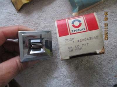 NOS 1985 - 1991 雪佛兰西装外套,1984 - 85 EL DORADO,电源窗开关-20043940 — 第 1/4 张图片