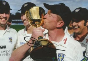 DURHAM CRICKET: PAUL COLLINGWOOD SIGNED 6x4 COUNTY CHAMPIONSHIP TROPHY PHOTO+COA - Picture 1 of 1