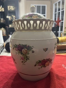 Royal Albert Doulton Old Country Roses Cookie Biscuit Jar -signed  - Picture 1 of 5