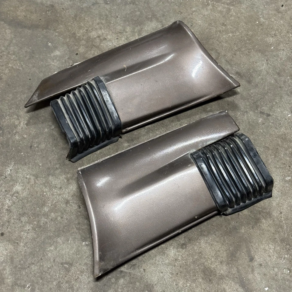 Пара удлинителей конца заднего бампера Porsche 911 911S 1974-1977 левый и правый середина года - Изображение 1 из 4