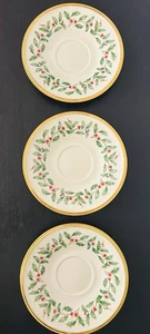 Lenox Holiday Dimension 6" Untertassen 3er Set Stechpalmen Beeren Goldrand - Bild 1 von 11
