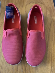 Zapatilla deportiva patriótica Skechers Goga Mat Go Walk bandera roja - 8,5 - NUEVA - Imagen 1 de 7