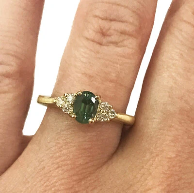 0.95 ctw Natural Alexandrite & Diamond 14k Yellow Gold Solitaire Engagement Ring - Image 1 of 4