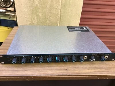 Mezclador automático de micrófono Shure con Intellimix SCM810 Foto 1 de 4