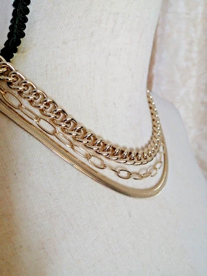 NUEVO CON ETIQUETAS J. Collar con capas de cadena mixta de oro Crew Foto 1 de 3