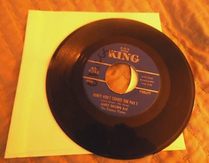 45 RPM~JAMES BROWN~Money Won't Change You (Part 1 & 2)~{1966~KING VG+ - Picture 1 of 2