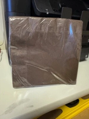 Servilletas de Cena de Papel Toque de Color Marrón Chocolate 50ct. Vajilla de 3 capas ¡Nueva! Foto 1 de 2