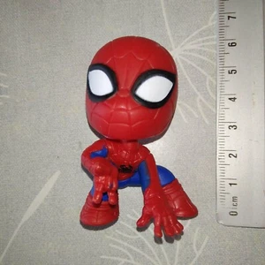 FUNKO mystery minis MARVEL BOBBLE HEAD – SPIDER-MAN accroupi - Imagen 1 de 2