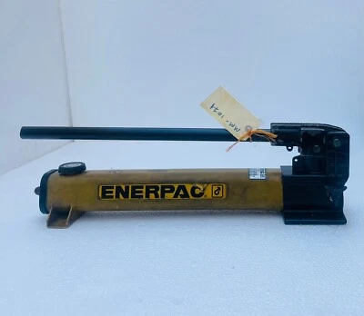Enerpac P392 Two-Speed Hydraulic Hand Pump 700 Bar/ 10,000 PSI #2 - Image 1 of 4