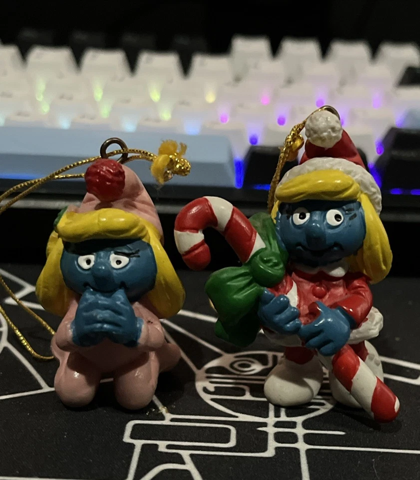Рождественское украшение Peyo Schleich Berrie Smurf 1982 молящаяся смурфетта Португалия +1 - Изображение 1 из 4
