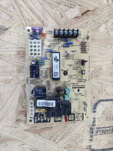 YORK Coleman 265901 Furnace Control Circuit Board 50A56-242 SOURCE 1 - Picture 1 of 1
