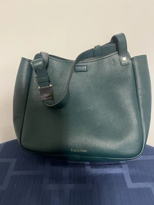 Cartera de bolsillo Calvin Klein verde bosque Rn54163/ca57151 16x11 Foto 1 de 4