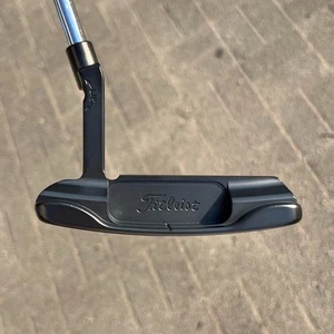 SCOTTY CAMERON PRO PLATINUM NEWPORT MIL SPEC 34" Putter With H/C - Picture 1 of 17