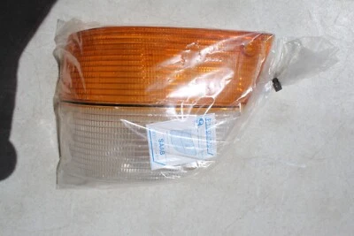 Объектив указателя поворота с левой стороны Saab 900 1981-1987 8574774 P13035/D - Изображение 1 из 4