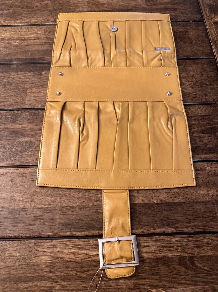 Miche Classic Magnetic Purse She’ll Vivian Mustard Yellow - Imagem 1 de 4