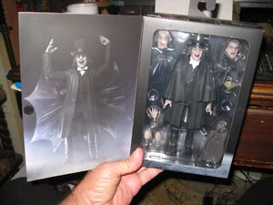 NECA NIB LONDON AFTER MIDNIGHT Professor Burke Actionfigur 2024 - Bild 1 von 6