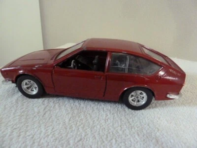 burago alfa romeo alfetta gt-gtv 1/24 bburago  (ca) - Immagine 1 di 4
