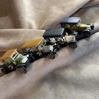 VINTAGE MODEL CARS High Speed Classic Die Cast Miniature set 4 (Made in Macau) - Image 1 of 4