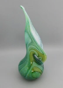 British Studio Glass Green Lilly Vase, Our Glass Cockington 2000 - Picture 1 of 11