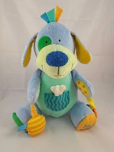Manhattan Toys Blue Peek Quietsch Hund Aktivität Hund sitzt 12 Zoll Stofftier Spielzeug - Bild 1 von 6