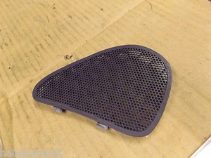 New Genuine Renault Espace III Speaker Grille 6025303841 R74 - Picture 1 of 3