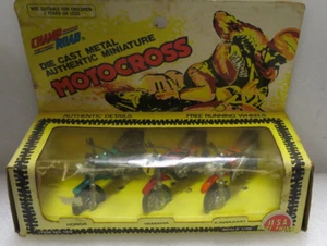 1/26 CHAMP OF THE ROAD MOTOCROSS 3 Pce SET HONDA YAMAHA KAWASAKI MOTOR BIKES - Bild 1 von 5