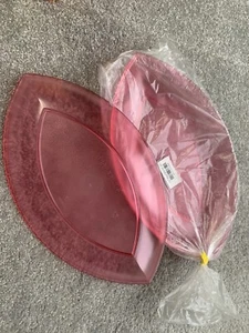 A set of 2 Tupperware Serving Trays - Picture 1 of 6