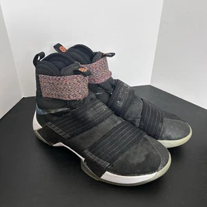 Nike LeBron Soldier 10 Iridescent Herren Größe 8 Schwarz Basketballschuhe Turnschuhe - Bild 1 von 17