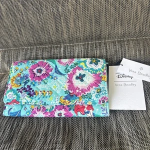 Disney Vera Bradley Arielle kleine Meerjungfrau RFID dreifach faltbare Clutch Geldbörse nie benutzt - Bild 1 von 3