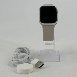 Apple Watch (Seria 7) 41mm Złote aluminium (GPS) z kremowym opaskiem sportowym - Doskonały - Zdjęcie 1 z 5