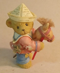 Cherished Teddies Alexander. Mit Steckenpferd. 2,75" hoch - Bild 1 von 7