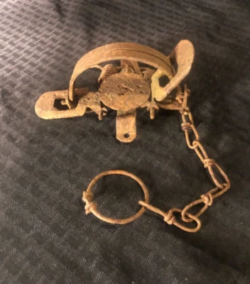 Vintage VICTOR Small Animal Spring Leg Trap Primitive Game Hunt W/ CHAIN - Image 1 of 4