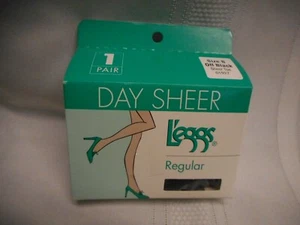 LEGGS Day Sheer Pantyhose Size B OFF BLACK Regular Sheer Toe 01927 - Picture 1 of 3