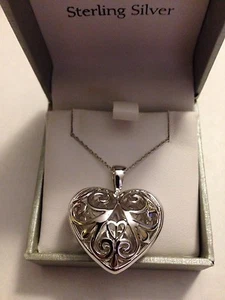 Sterling Silber offen geschnitten Scrolling Design Herz Halskette-neu in Juwelier Box - Bild 1 von 2