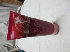 Beauticontrol Spa Delight Pomegranate Energizing Shower Gel 6.6 OZ. - Picture 1 of 2