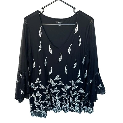 Blusa bordada Alfani para mujer talla grande 1X manga campana transparente forrada floral Foto 1 de 4