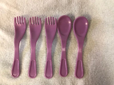 VINTAGE 1991 PRETEND PLAY PURPLE PLASTIC REPLACEMENT FORKS & SPOON 4 1/2" - Image 1 of 4