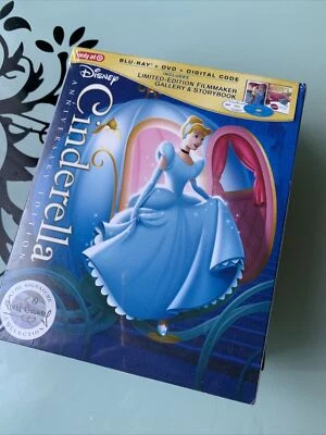 Disney Cinderella Anniversary Edition (Blu-ray + DVD + Digital) Foto 1 de 4