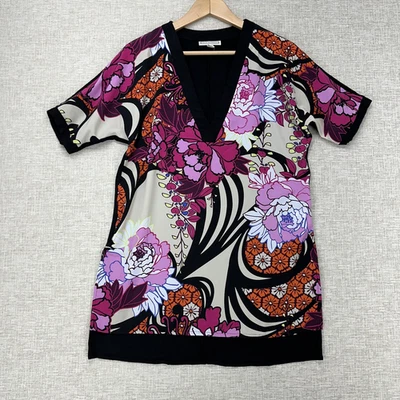 Top túnica Dana Buchman para mujer pequeño negro floral cuello en V manga corta alto bajo Foto 1 de 4