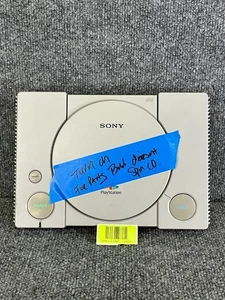 Sony PlayStation One PS1 Konsole nur für Ersatzteile/Reparatur - Schaltet ein - Bild 1 von 12