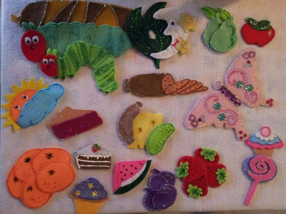 FELT BOARD/FLANNEL STORY RHYME TEACHER RESOURCE - THE VERY HUNGRY CATERPILLAR - image 1 of 1