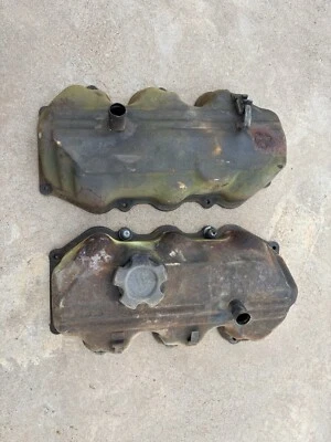 Nissan Máxima 1988 cubiertas de válvula Foto 1 de 4