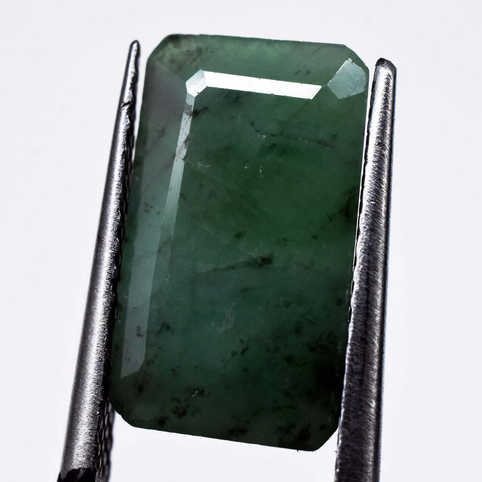 2.90ct 12.05x6.96mm Radiant Cut Natural Green Emerald Treated Gemstone, Zambia - Image 1 of 4