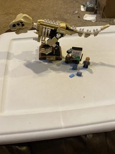 LEGO Jurassic World T. Rex Dino Fossil Exhibition 76940 Near Complete Pre-Owned - Picture 1 of 6