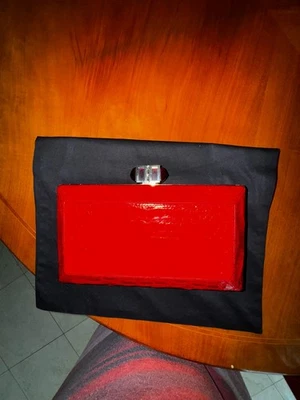 Judith Leiber Alligator 皮革红色手拿包/单肩包带银色五金件 — 第 1/4 张图片