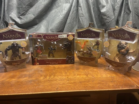 The Chronicles of Narnia 4 PC LOT KING PETER BLACK DWARF ASLAN OREIUS ARMY NEW Cover