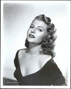 HOLLYWOOD RITA HAYWORTH ATTRICE ELEGANTE SPLENDIDA FOTO RITRATTO ORIGINALE D'EPOCA - Foto 1 di 2