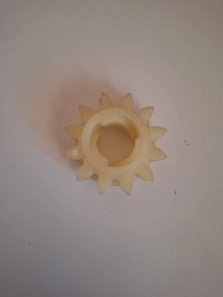 Nuevo de Lote Antiguo OMC Lawn-Boy Serie F Starter Piñón Retroceso Equipo de Nylon.  Parte 609133.  Foto 1 de 1